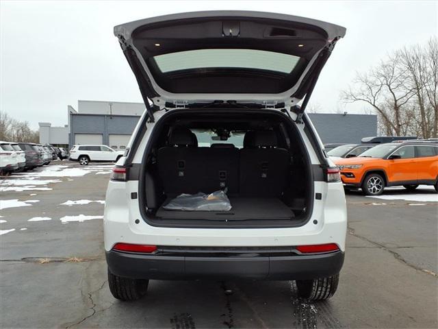 new 2025 Jeep Grand Cherokee car, priced at $38,923