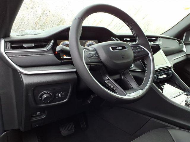 new 2025 Jeep Grand Cherokee car, priced at $37,959