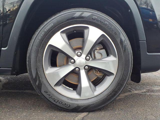 used 2020 Jeep Cherokee car, priced at $19,109