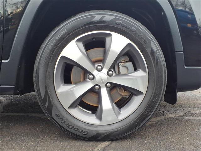 used 2020 Jeep Cherokee car, priced at $19,296