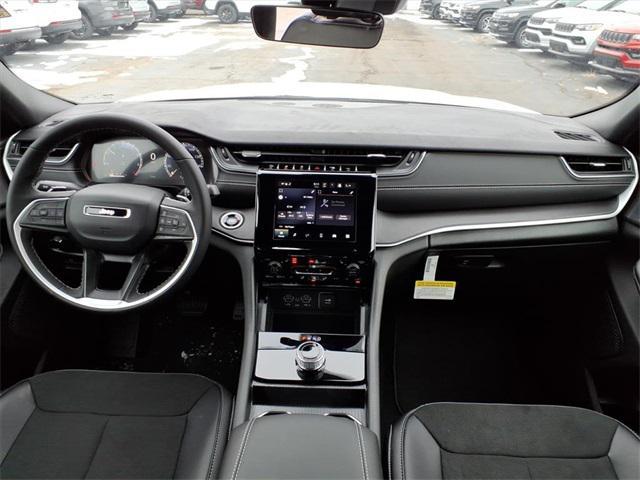 new 2025 Jeep Grand Cherokee car, priced at $38,923