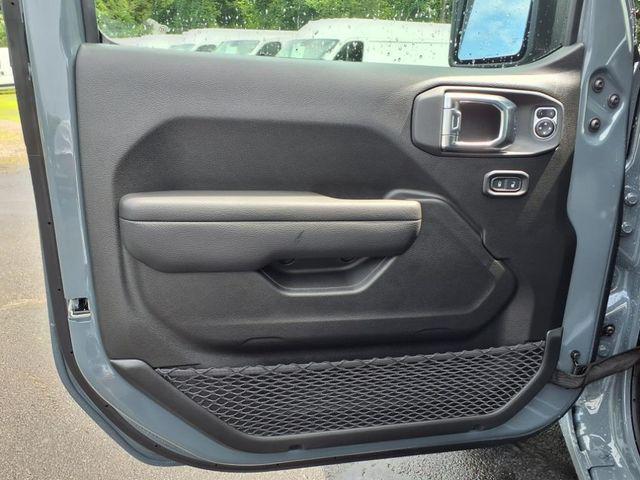 new 2025 Jeep Wrangler car, priced at $45,812
