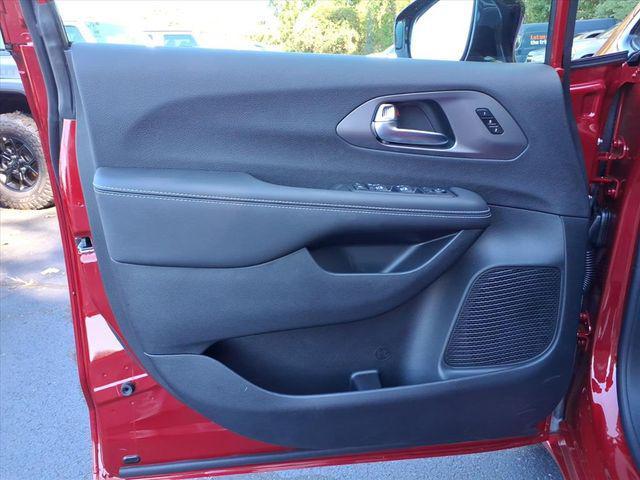 new 2026 Chrysler Pacifica car, priced at $42,927