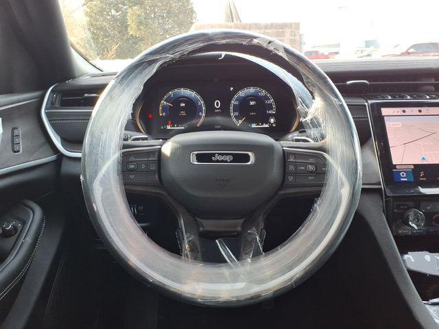 new 2025 Jeep Grand Cherokee car, priced at $40,874