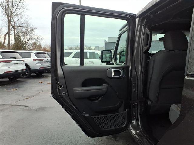 new 2026 Jeep Gladiator car, priced at $39,673