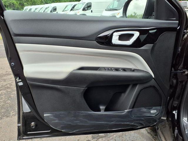 new 2025 Jeep Compass car, priced at $30,524