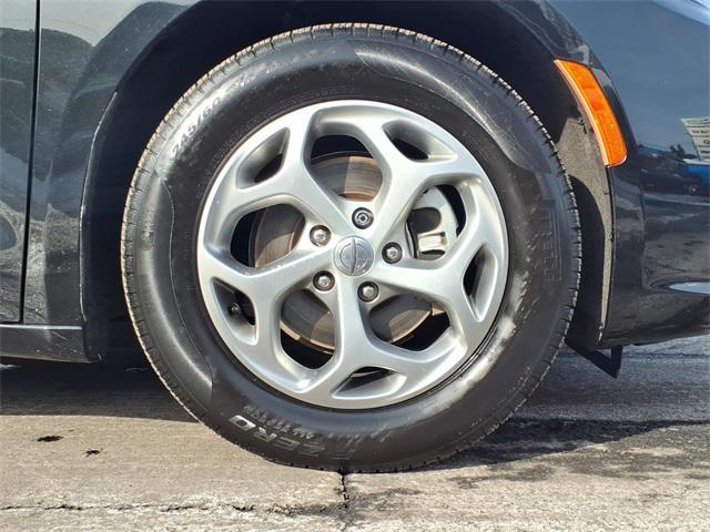 used 2023 Chrysler Pacifica car, priced at $32,645