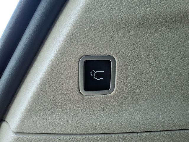 used 2023 Chrysler Pacifica car, priced at $32,545