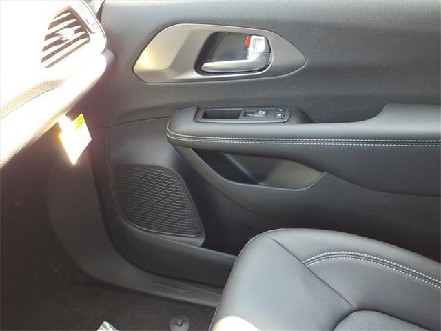 new 2026 Chrysler Pacifica car, priced at $43,615