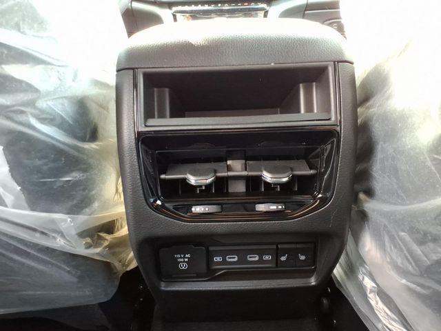 new 2026 Jeep Grand Cherokee car, priced at $44,528