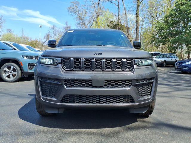 new 2026 Jeep Grand Cherokee car, priced at $40,588