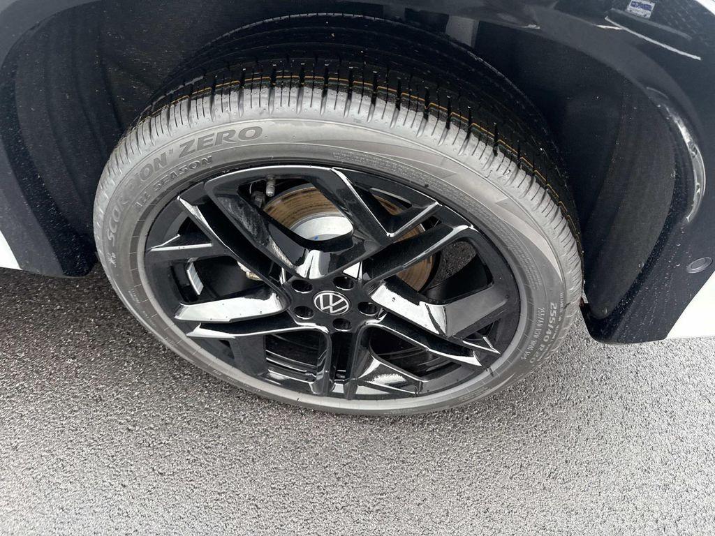 new 2025 Volkswagen Tiguan car, priced at $37,820