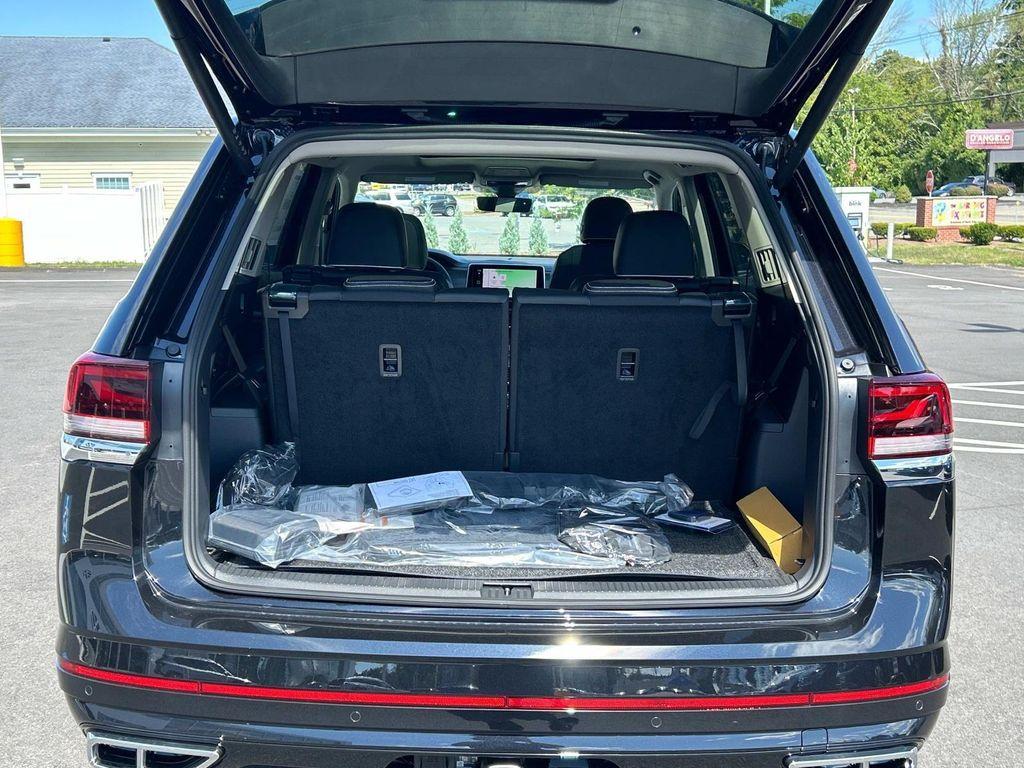 new 2026 Volkswagen Atlas car, priced at $55,875