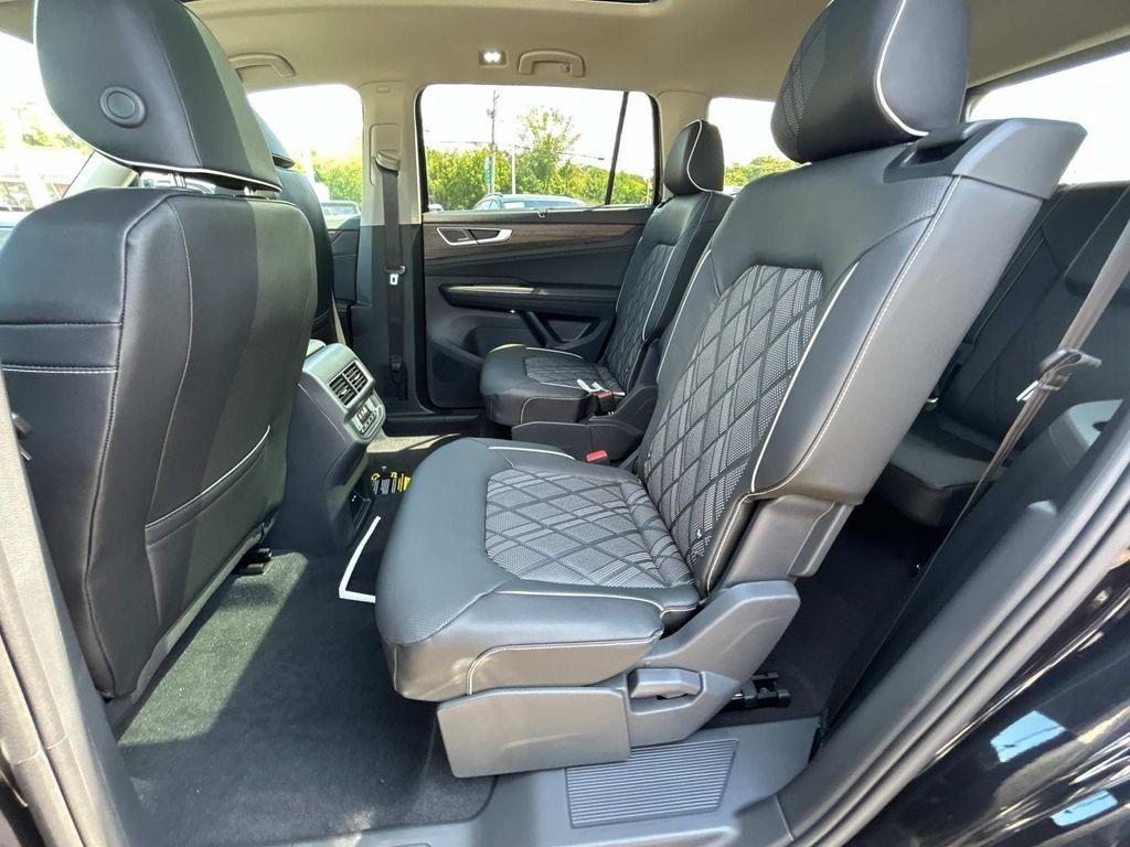 new 2026 Volkswagen Atlas car, priced at $55,875