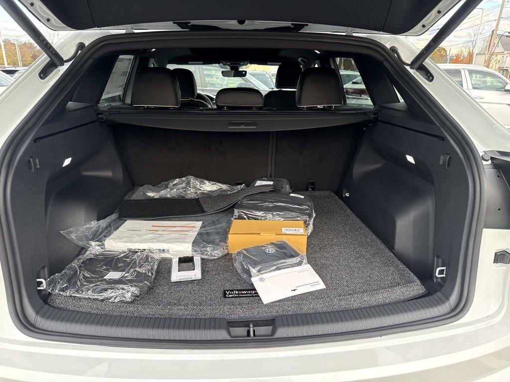 new 2026 Volkswagen Atlas Cross Sport car, priced at $54,911