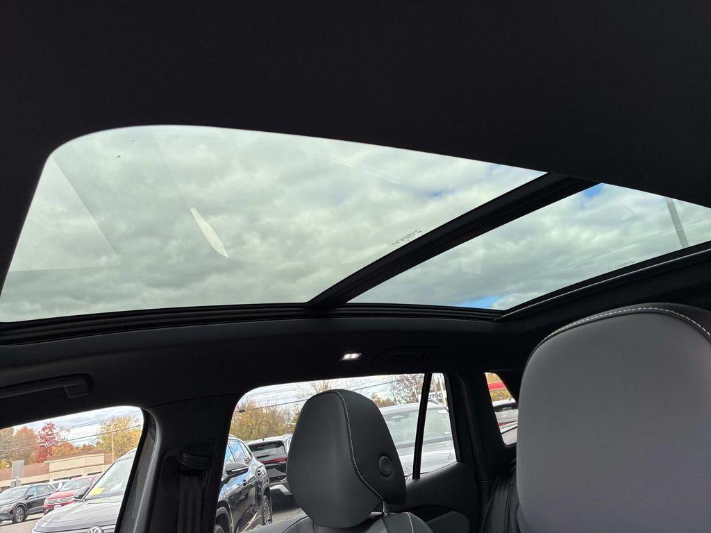 new 2025 Volkswagen Tiguan car, priced at $37,133