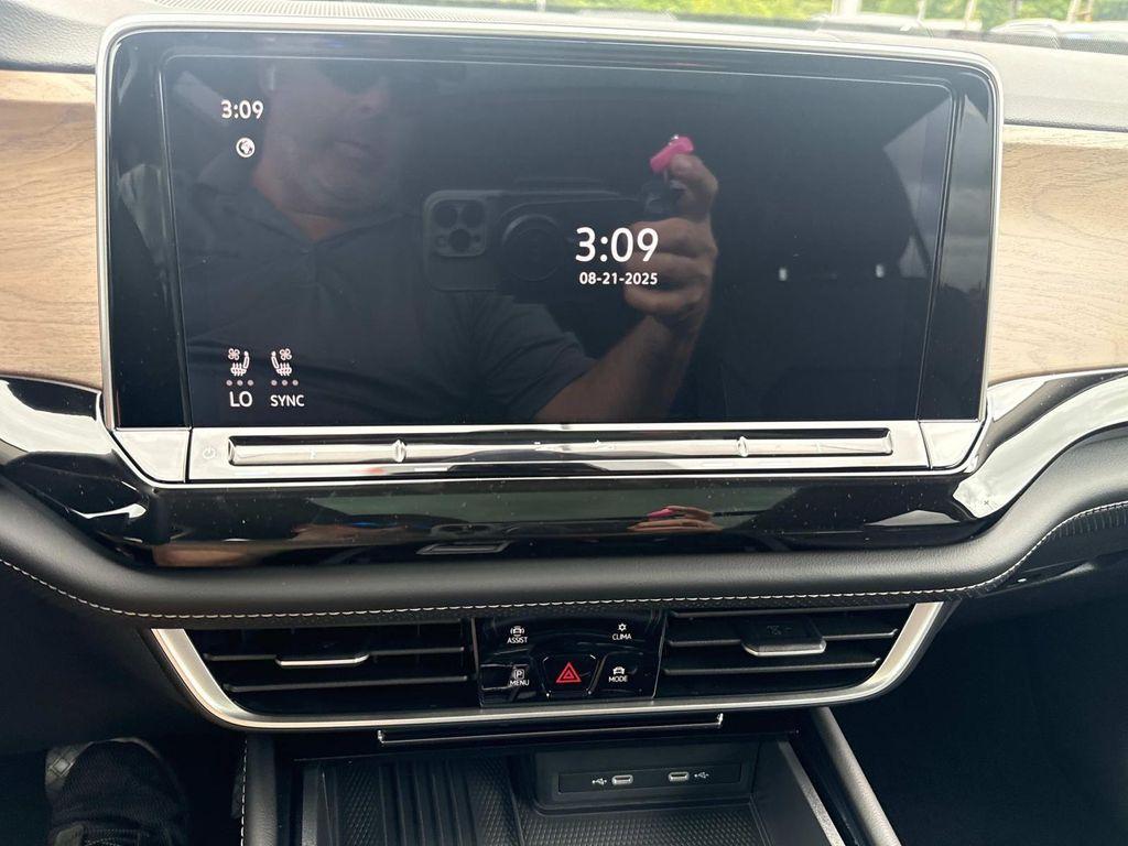 new 2026 Volkswagen Atlas car, priced at $48,476