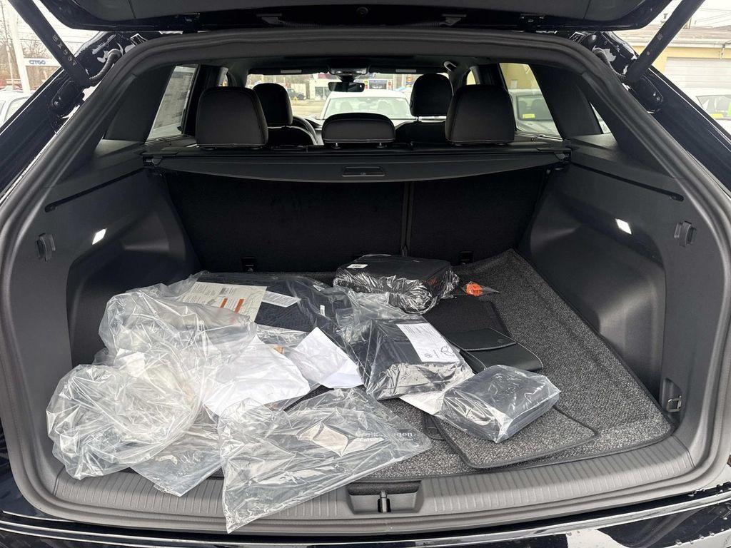 new 2026 Volkswagen Atlas Cross Sport car, priced at $49,825