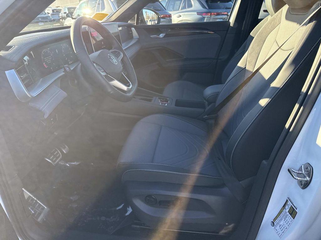 new 2025 Volkswagen Tiguan car, priced at $35,877