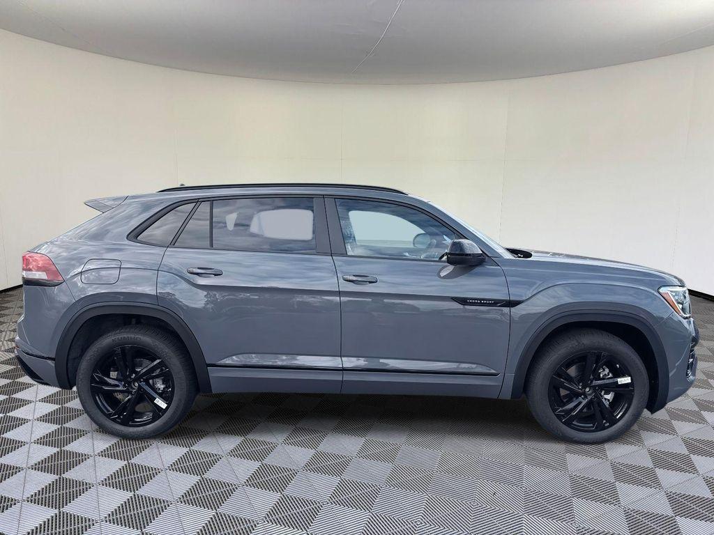 new 2026 Volkswagen Atlas Cross Sport car, priced at $47,578