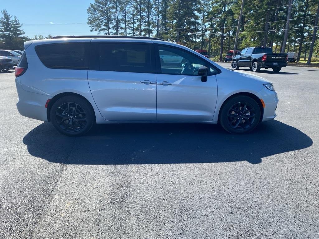 new 2026 Chrysler Pacifica car, priced at $42,270