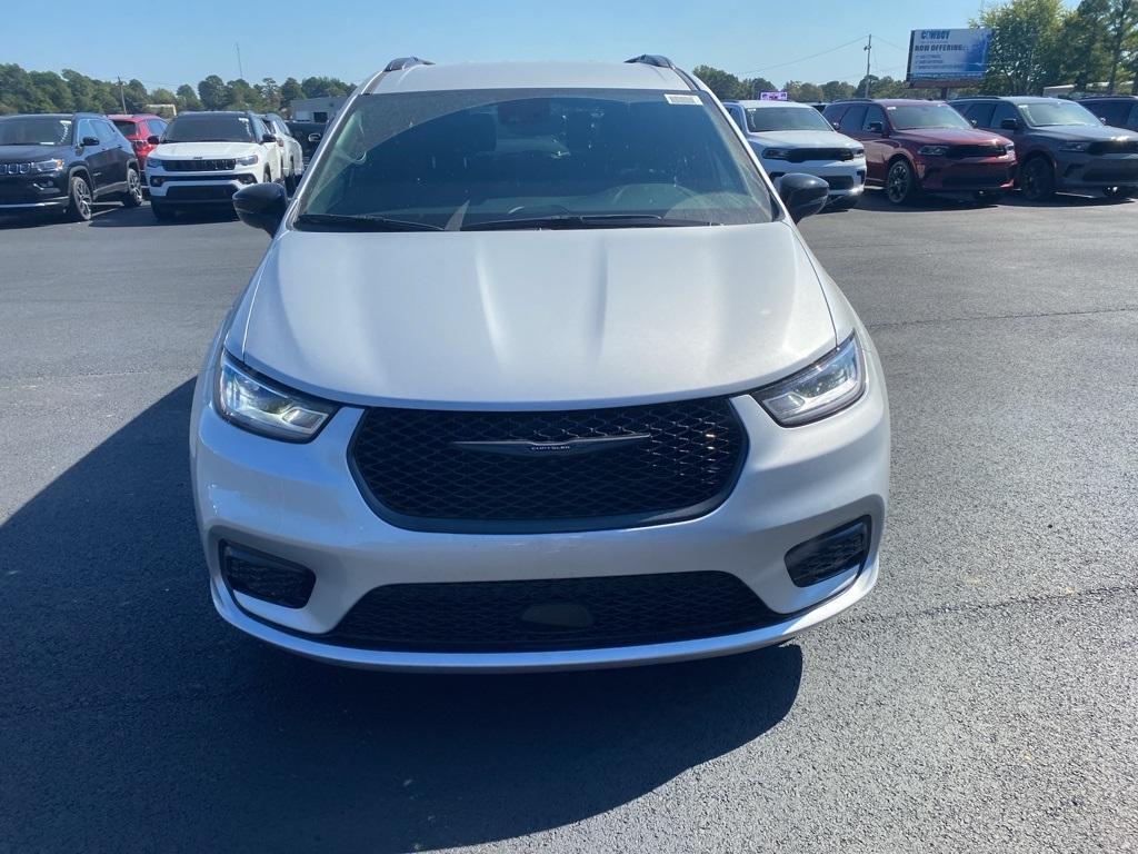 new 2026 Chrysler Pacifica car, priced at $42,270