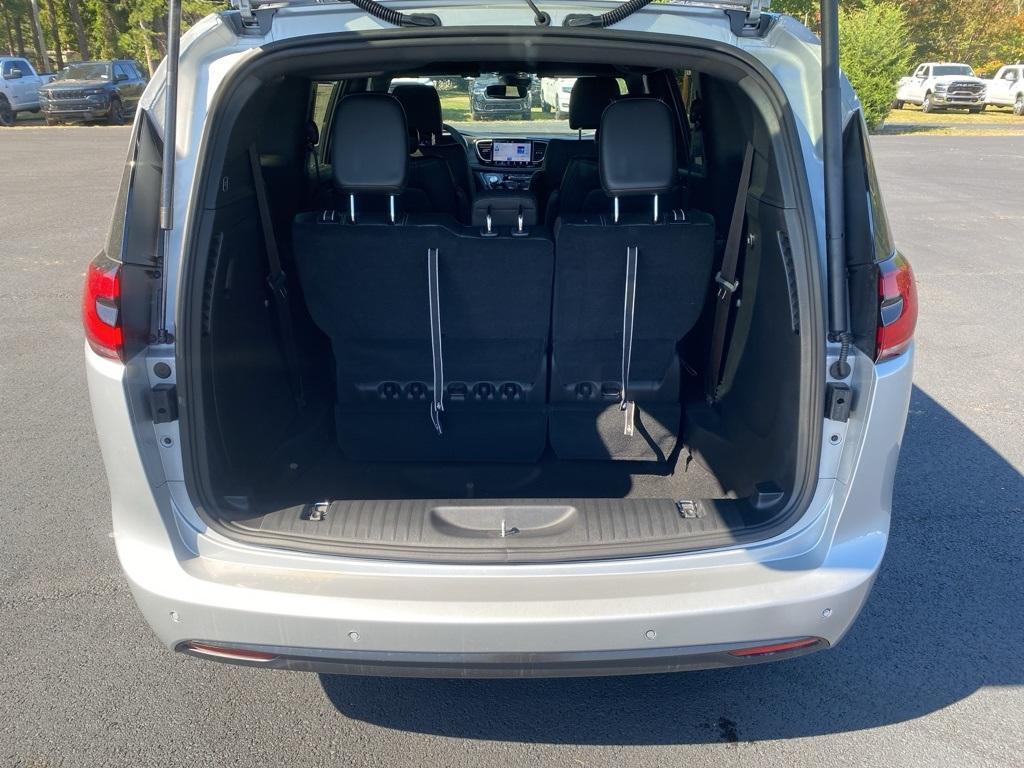 new 2026 Chrysler Pacifica car, priced at $42,270