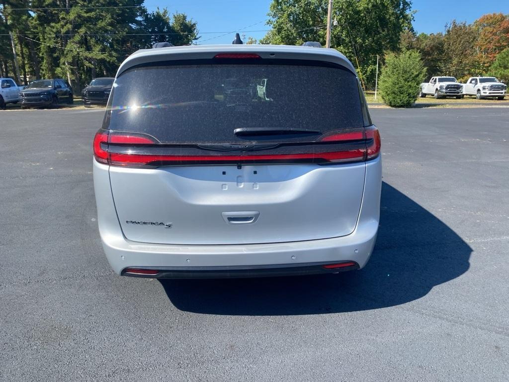 new 2026 Chrysler Pacifica car, priced at $42,270