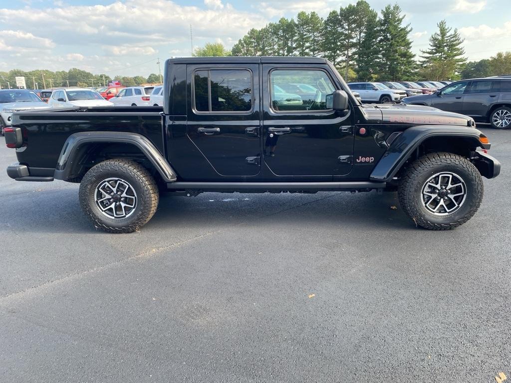 new 2025 Jeep Gladiator car, priced at $50,035