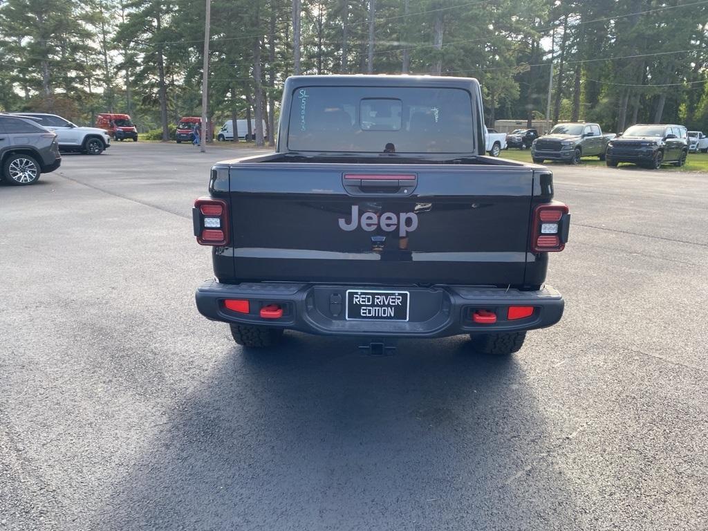new 2025 Jeep Gladiator car, priced at $50,035