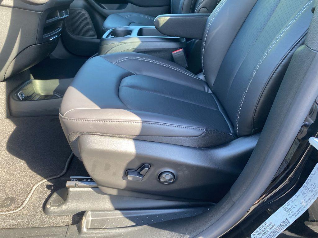 new 2026 Chrysler Pacifica car, priced at $42,223