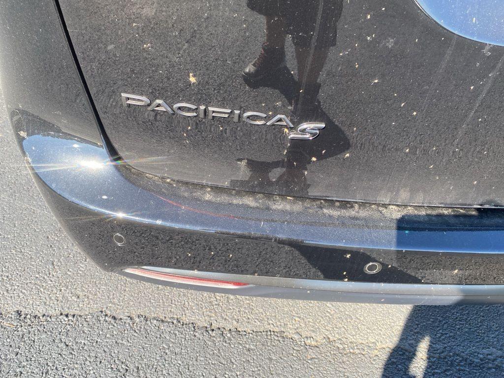 new 2026 Chrysler Pacifica car, priced at $42,223