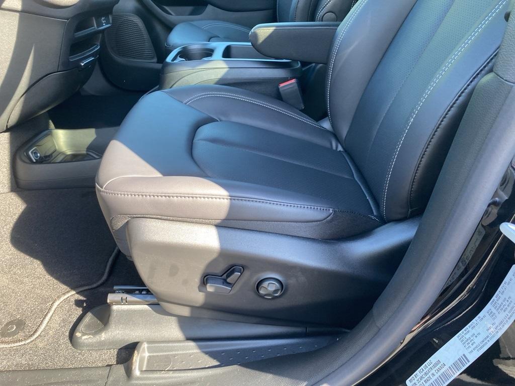 new 2026 Chrysler Pacifica car, priced at $42,094