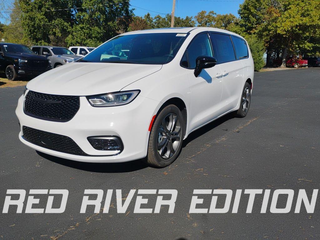 new 2026 Chrysler Pacifica car, priced at $45,378
