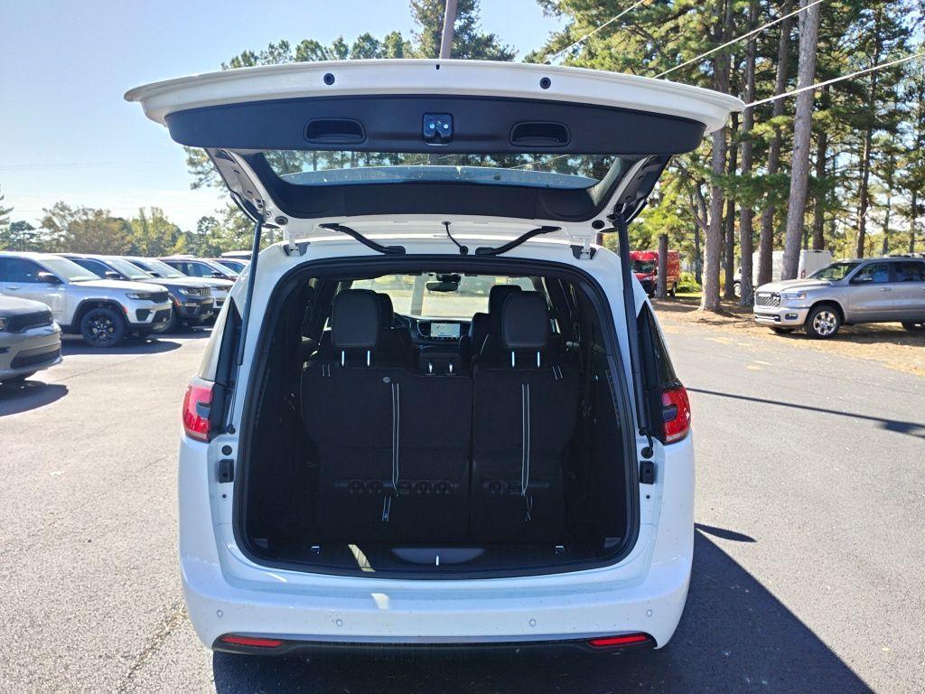 new 2026 Chrysler Pacifica car, priced at $45,378