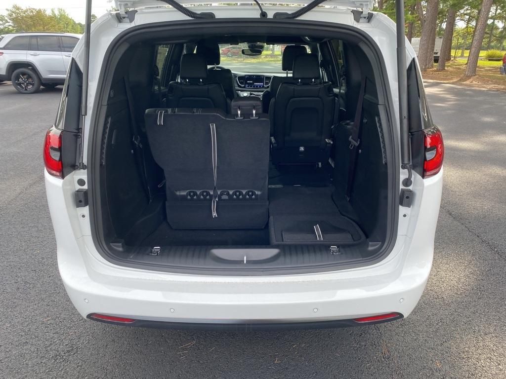 new 2026 Chrysler Pacifica car, priced at $42,094