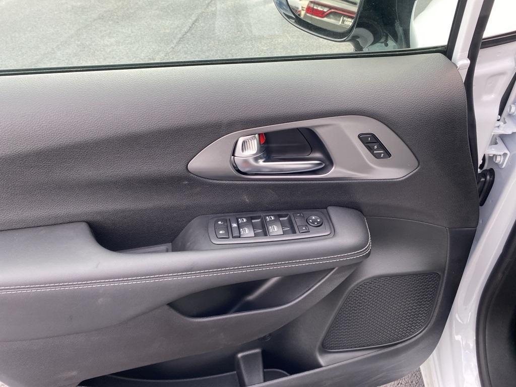 new 2026 Chrysler Pacifica car, priced at $42,094