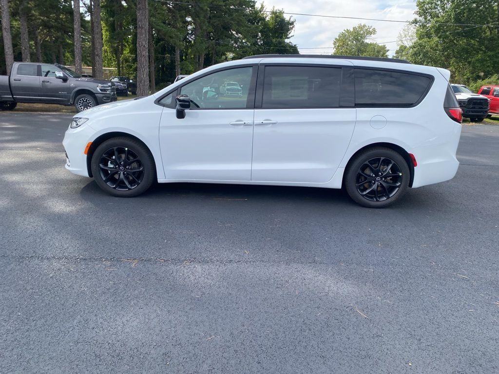 new 2026 Chrysler Pacifica car, priced at $43,223