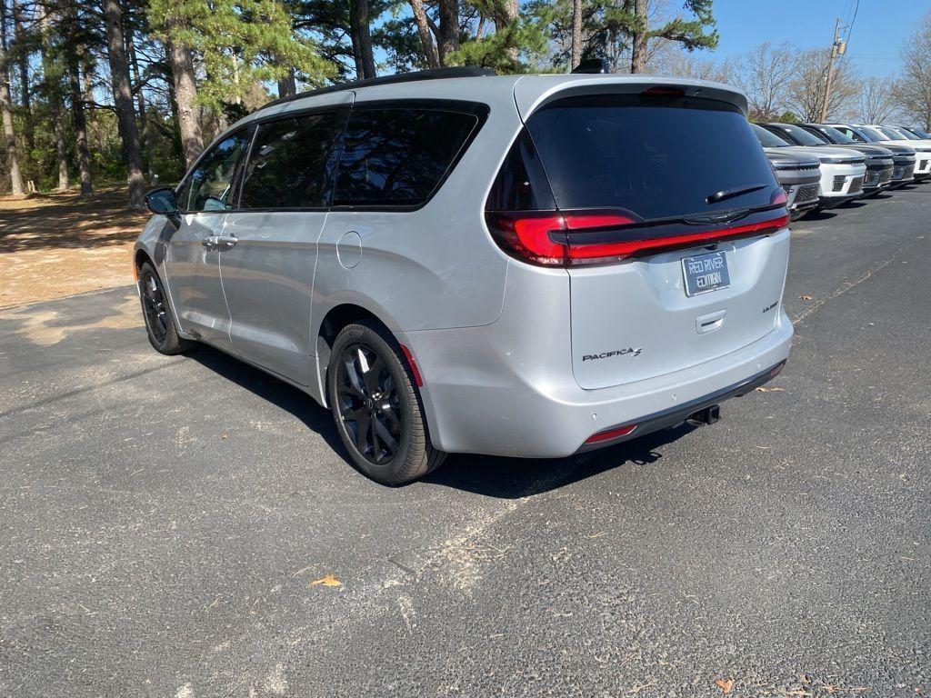 new 2026 Chrysler Pacifica car, priced at $48,910