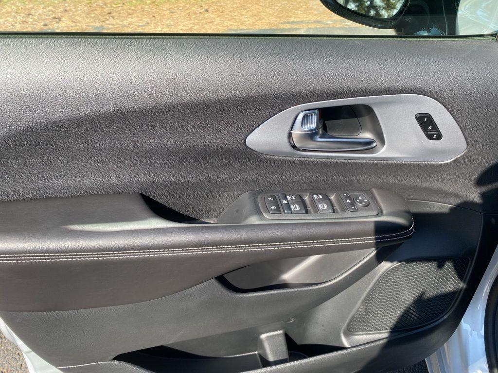 new 2026 Chrysler Pacifica car, priced at $48,910