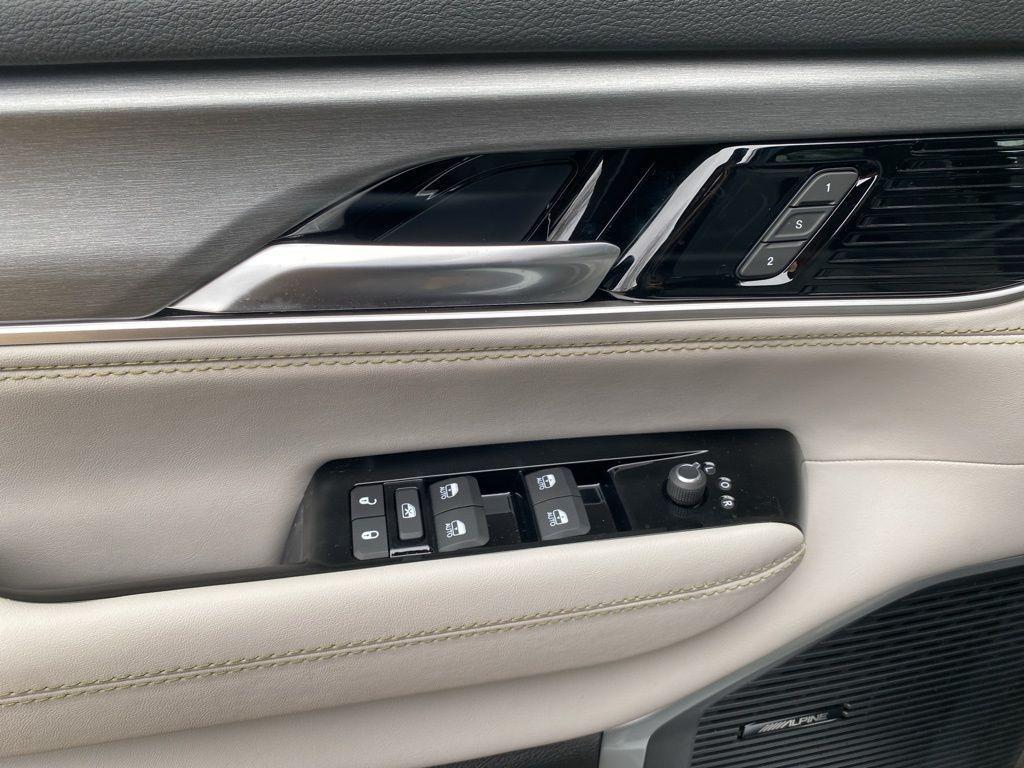 new 2026 Jeep Grand Wagoneer L car, priced at $70,189