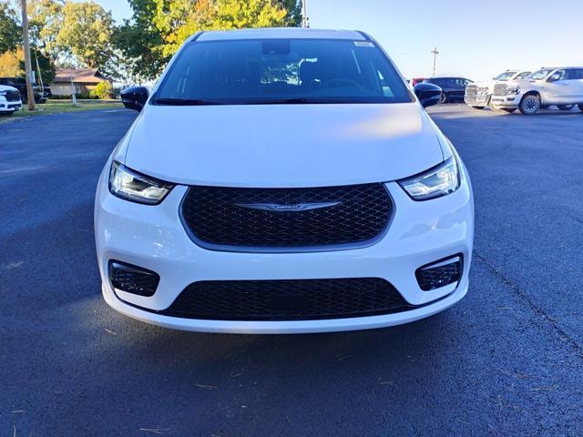 new 2026 Chrysler Pacifica car, priced at $44,249