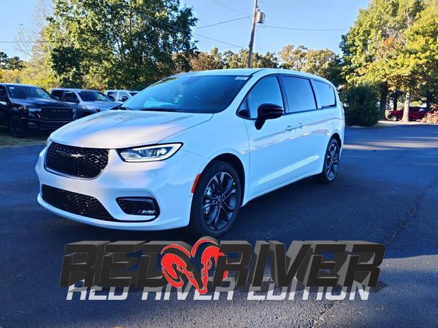 new 2026 Chrysler Pacifica car, priced at $42,543
