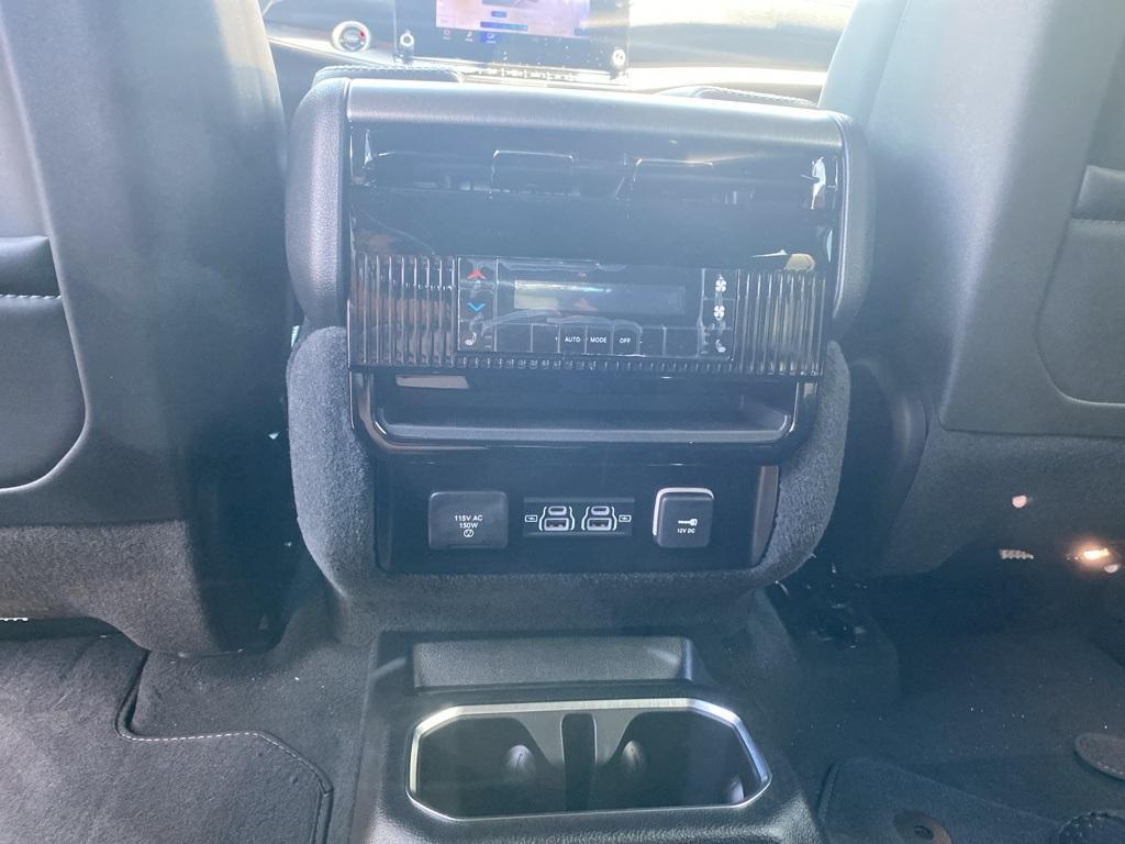 new 2025 Jeep Wagoneer L car, priced at $74,493