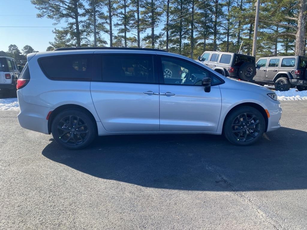 new 2026 Chrysler Pacifica car, priced at $53,180