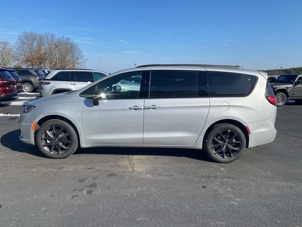 new 2026 Chrysler Pacifica car, priced at $53,180