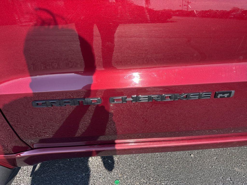 used 2022 Jeep Grand Cherokee WK car, priced at $22,136