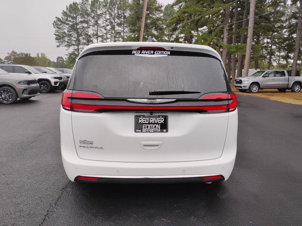 new 2026 Chrysler Pacifica car, priced at $44,689