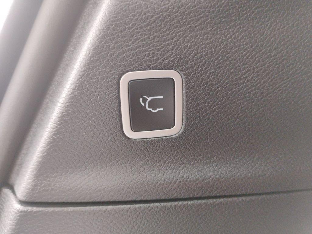 new 2026 Chrysler Pacifica car, priced at $44,689