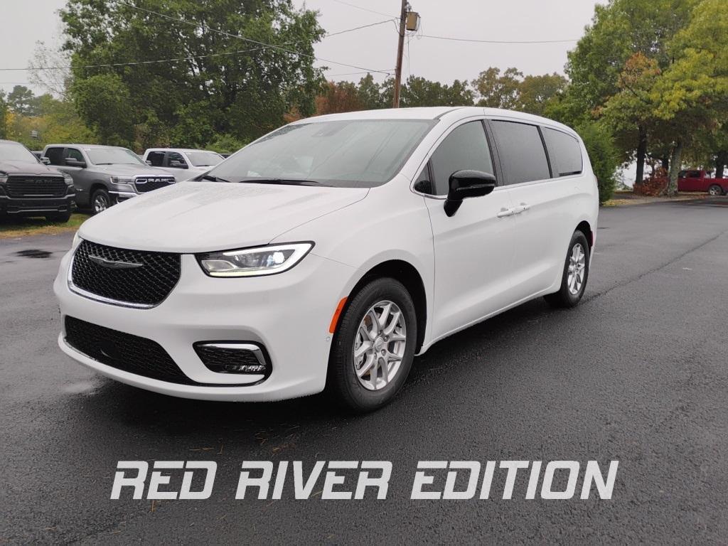 new 2026 Chrysler Pacifica car, priced at $43,560